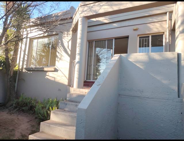 1 BEDROOM TOWNHOUSE FOR SALE IN HALFWAY GARDENS